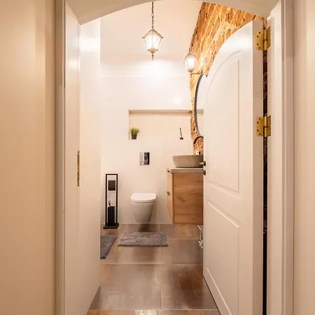 Old Riga, Next To Doma Square, 1br Апартаменти